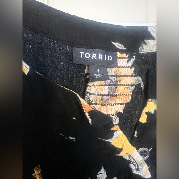 Torrid sunflower tank top - Picture 3 of 4
